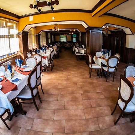 Hotel Trei Brazi Baile Olanesti Bagian luar foto