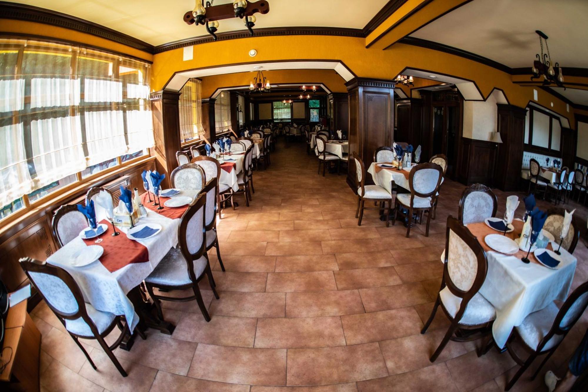 Hotel Trei Brazi Baile Olanesti Bagian luar foto