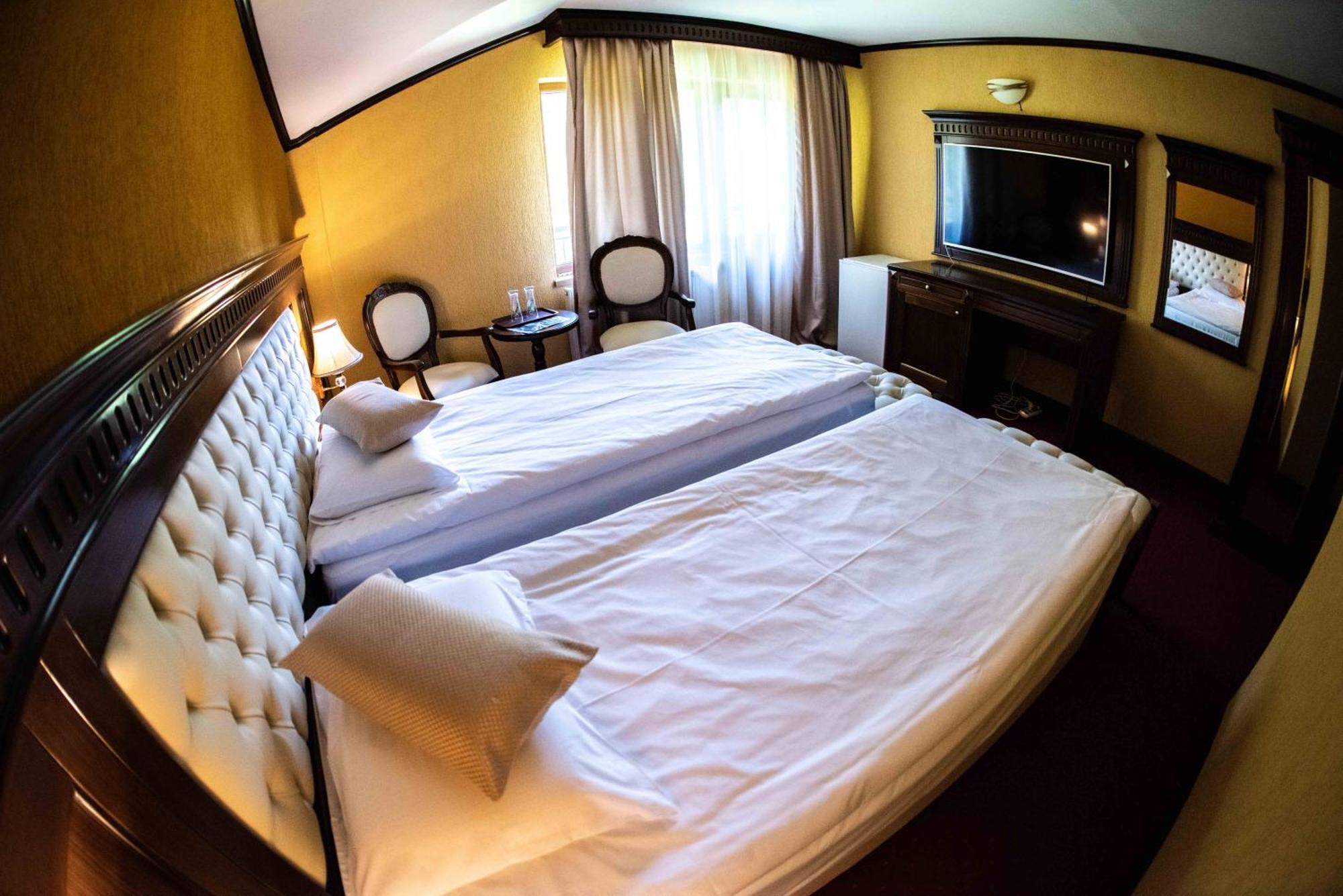 Hotel Trei Brazi Baile Olanesti Bagian luar foto