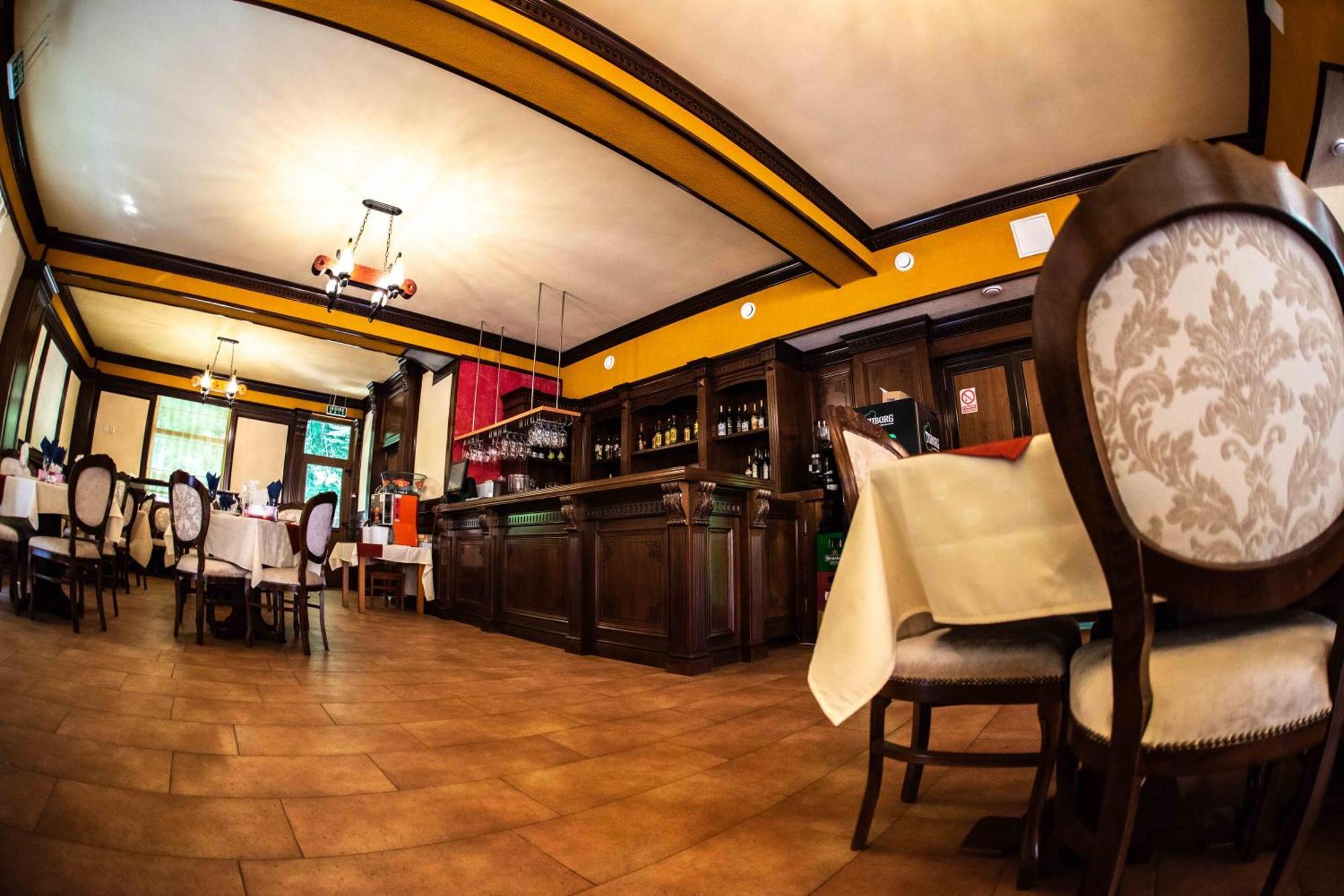 Hotel Trei Brazi Baile Olanesti Bagian luar foto