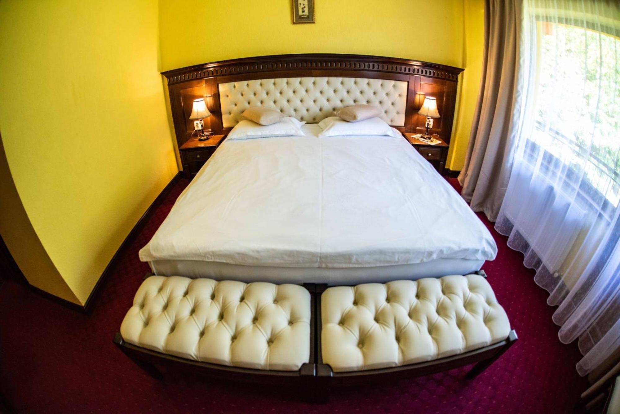 Hotel Trei Brazi Baile Olanesti Bagian luar foto