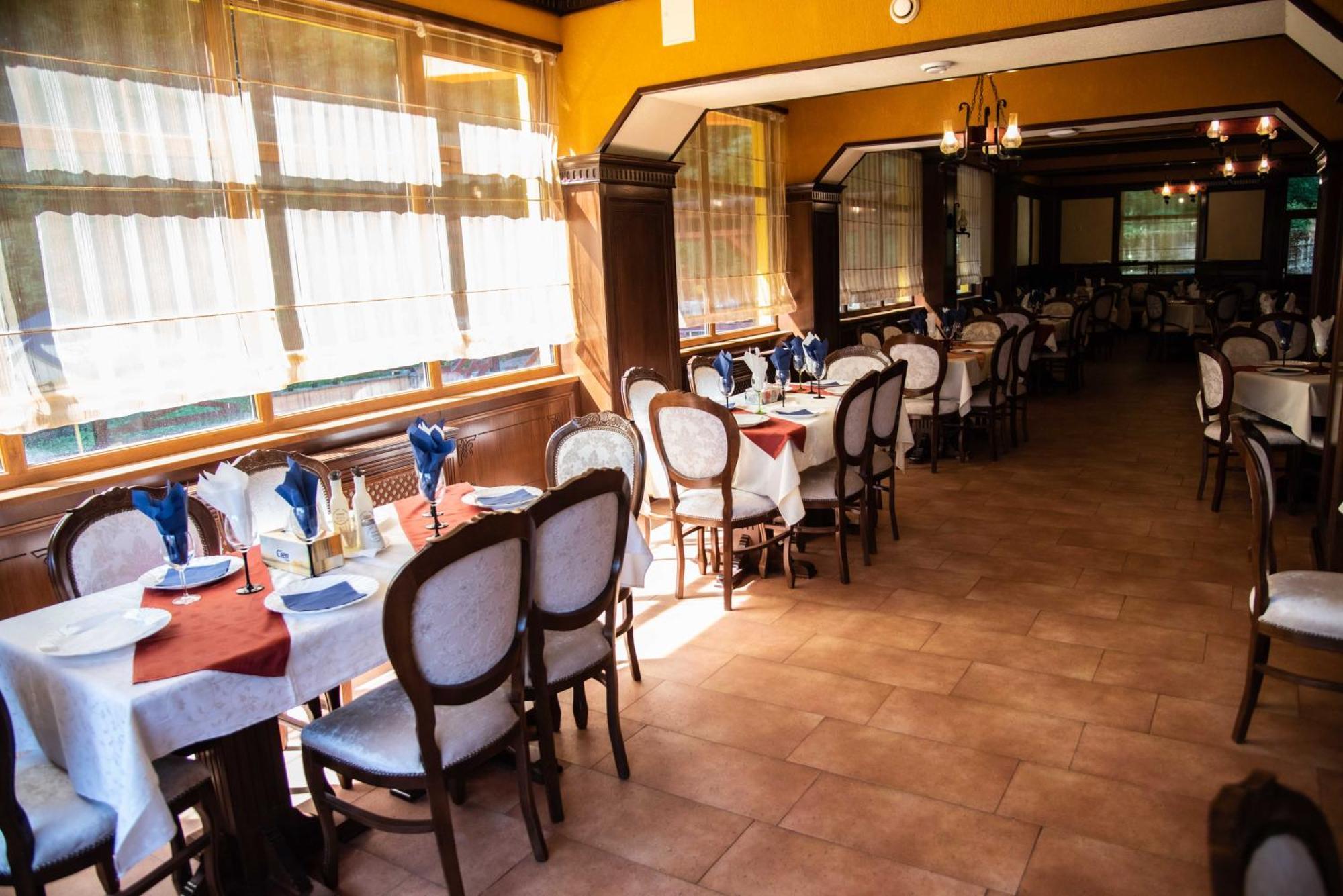 Hotel Trei Brazi Baile Olanesti Bagian luar foto