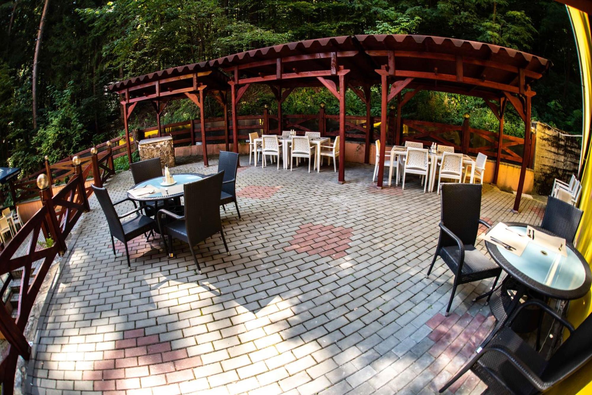 Hotel Trei Brazi Baile Olanesti Bagian luar foto