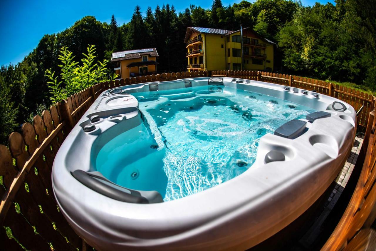 Hotel Trei Brazi Baile Olanesti Bagian luar foto