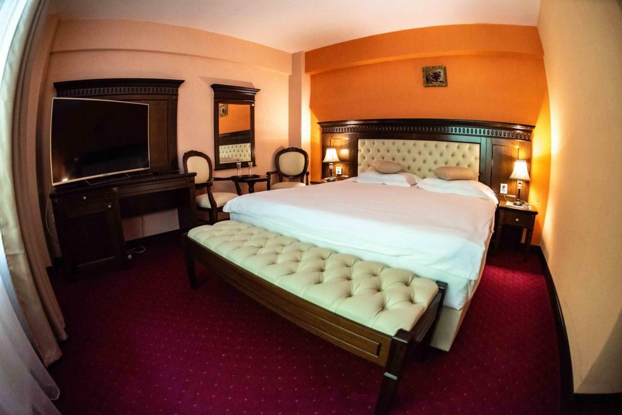 Hotel Trei Brazi Baile Olanesti Bagian luar foto